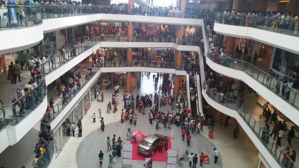 Mall_inside_view_on_a_busy_day